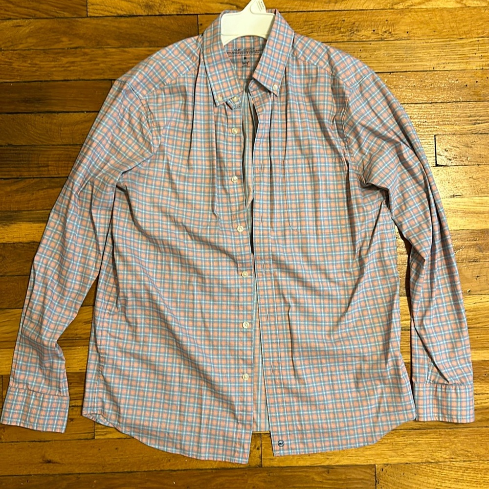 Vineyard Vines Brrr on the go performance button down